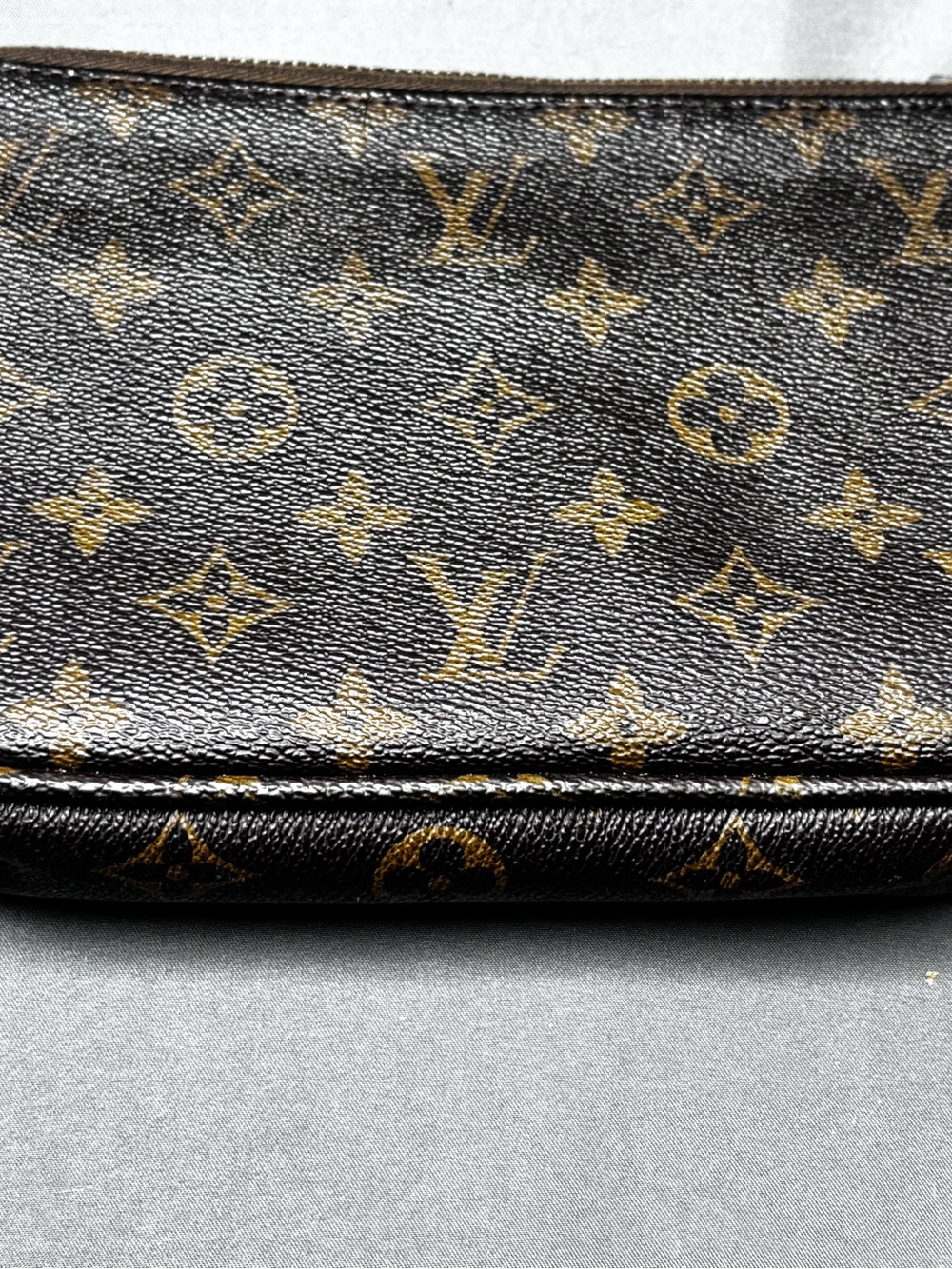 Louis Vuitton Monogram Canvas Wristlet Pouch - Please read description!! - Picture 2 of 7